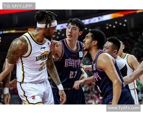 2015年CBA季后赛广东队与山东队激战回顾与精彩瞬间分析