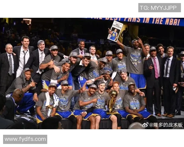 2017年勇士与黄蜂激战回顾:一场精彩的篮球对决与战术较量 2017年勇士与黄蜂激战回顾:一场精彩的篮球对决与战术较量